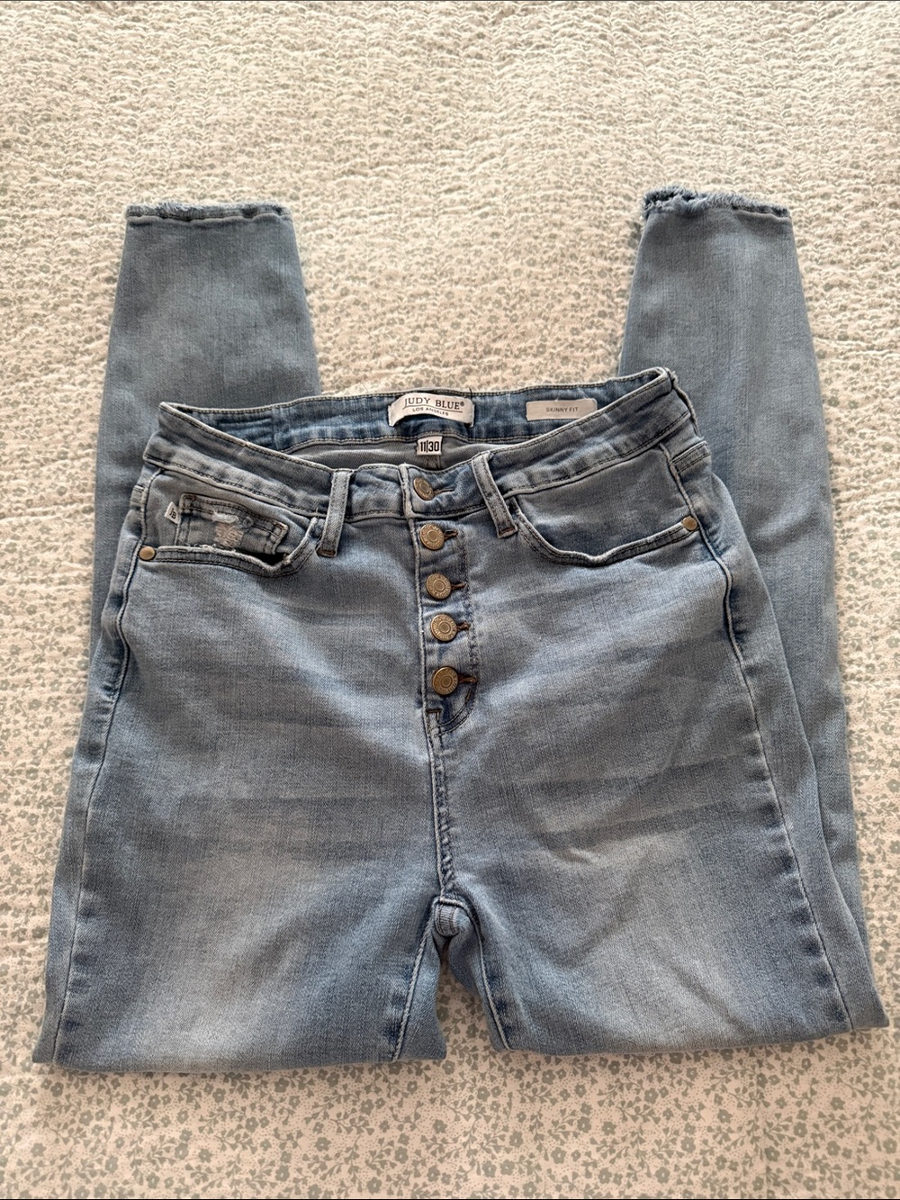 Judy Blue High-Rise Button-Fly Faded Blue Jeans sz 11/30 light wash skinny fit